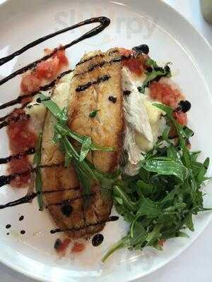 District 10 Bar & Grill