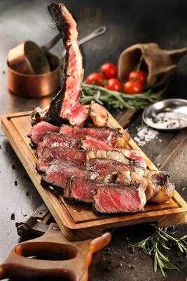 District 10 Bar & Grill