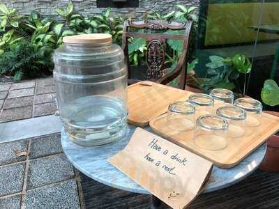 Lowe'f Artisanal Sandwiches