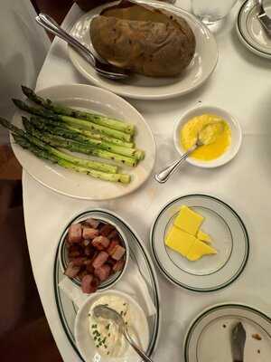 Wolfgang's Steakhouse By Wolfgang Zwiener