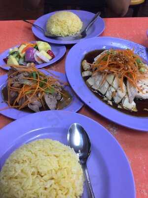 Delicious Boneless Chicken Rice