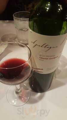 Dan Ryan's Chicago Grill