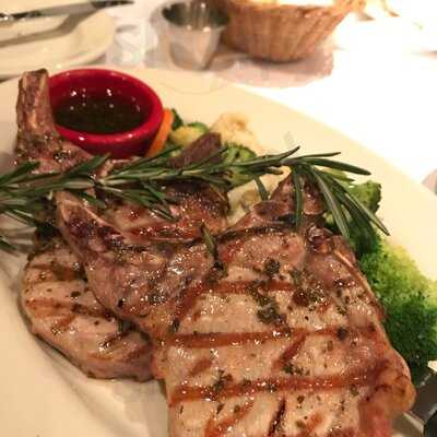 Dan Ryan's Chicago Grill