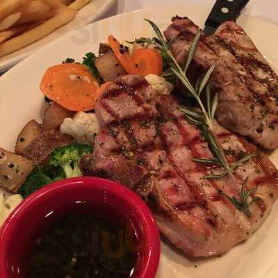 Dan Ryan's Chicago Grill