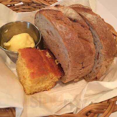 Dan Ryan's Chicago Grill