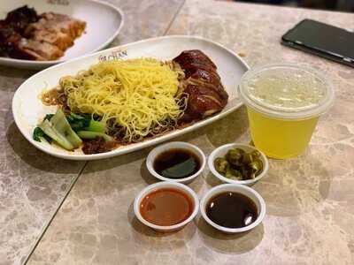 Hong Kong Soya Sauce Chicken Rice & Noodle