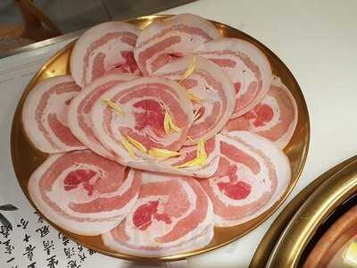 Tong Xin Ru Yi Traditional Hot Pot