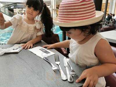 The Coffee Bean & Tea Leaf Beanstro