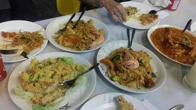 Mak's Place The Hawkerant