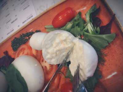 The Mast' Of Mozzarella & Co