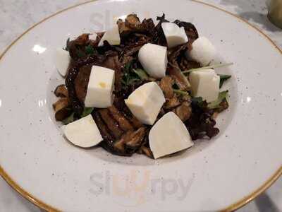 The Mast' Of Mozzarella & Co