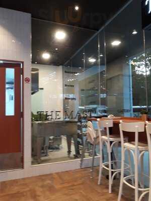 The Mast' Of Mozzarella & Co