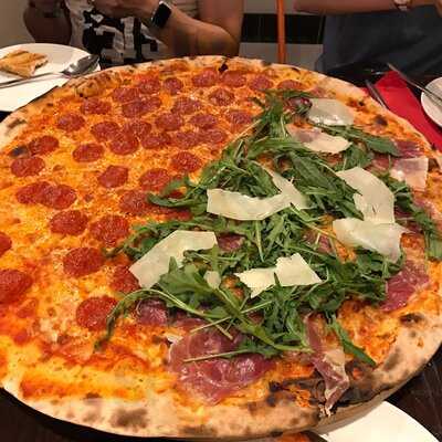 Peperoni Pizzeria