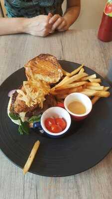 Half Pound Burger Bar & Grill