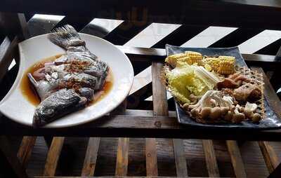 Sea Tripod Seafood Paradise