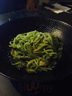 Hopheads Craft Beer Bar & Bistro