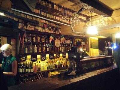 Molly Malone's Irish Pub