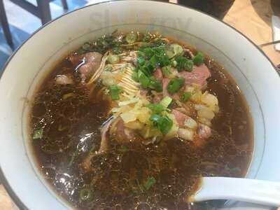 Lenu Chef's Wai Noodle Bar