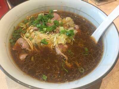 Lenu Chef's Wai Noodle Bar