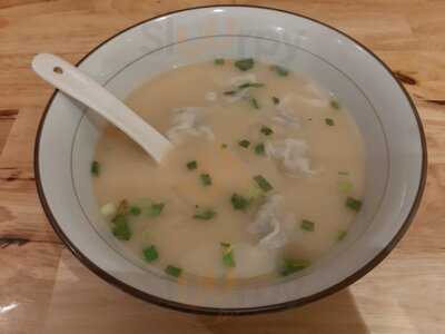 Lenu Chef's Wai Noodle Bar