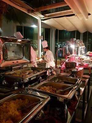 Cocobolo Poolside Bar + Grill