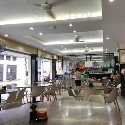 Lee Fun Nam Lee Chicken Rice