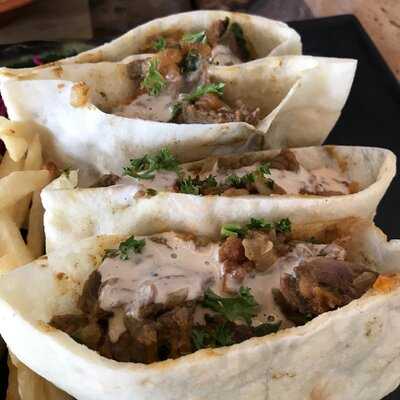 Qasr Grille & Mezze Bar