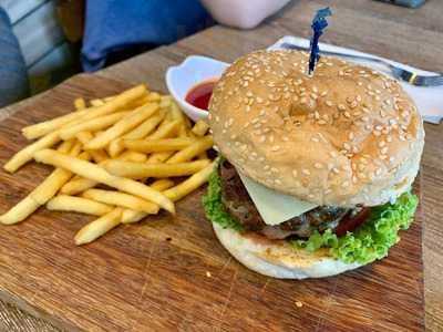 Alibabar Dining Cafe Bar