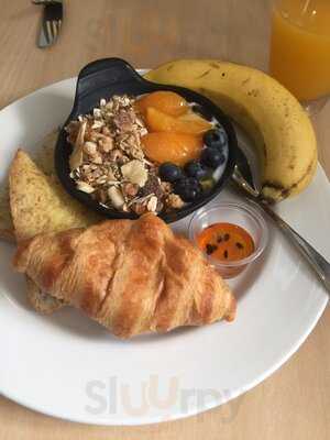 Tyrwhitt Little Cafe