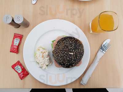 Tyrwhitt Little Cafe