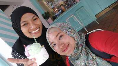 Lickety Ice Cream & Waffles