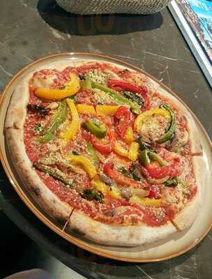 Real Food Cafe - Novena