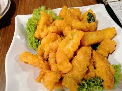 White Restaurant At Sun Plaza