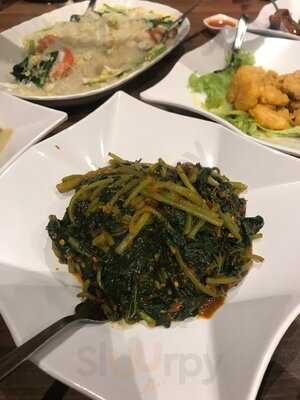 White Restaurant At Sun Plaza