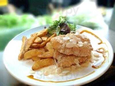 Black Tongue Bistro & Bar