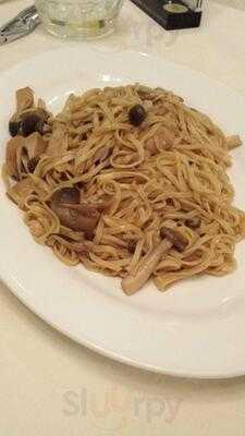 No Signboard Seafood Restaurant