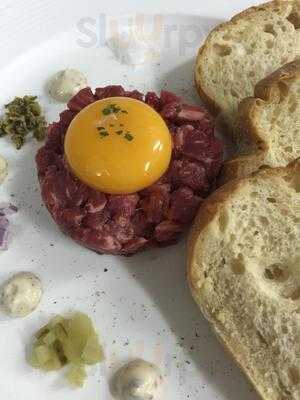 Rocks Urban Grill + Bar