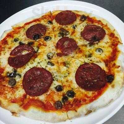 Rocks Urban Grill + Bar