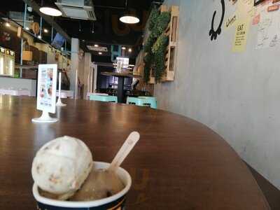 Udders Ice Cream