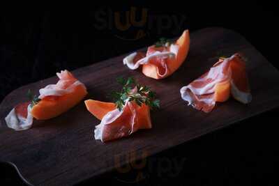 Oak Room Restaurant & Bar