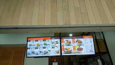 Harrianns Nonya Table