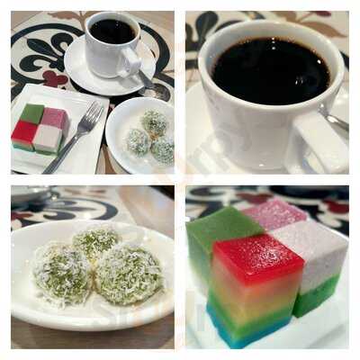 Harrianns Nonya Table