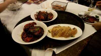 Tongkang Colonial Bar & Restaurant