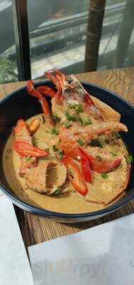 Burger & Lobster Jewel