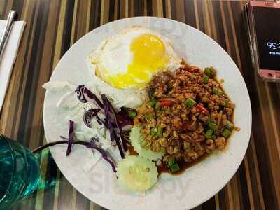 Gin Khao One Raffles Place