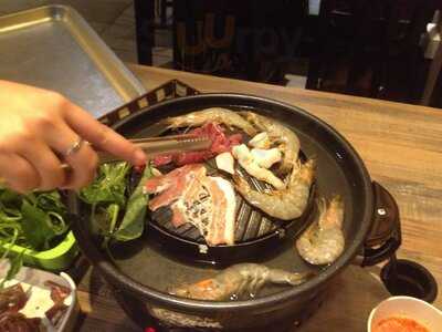 Bangkok Street Mookata