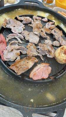 Bangkok Street Mookata