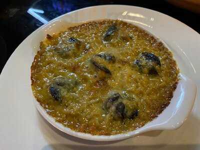 Mel's Place Restaurant & Bar