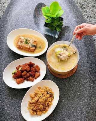 Fish Head Steamboat Restaurant