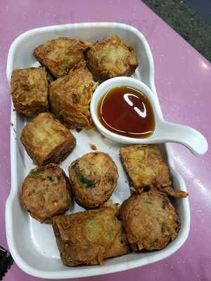 Fish Head Steamboat Restaurant